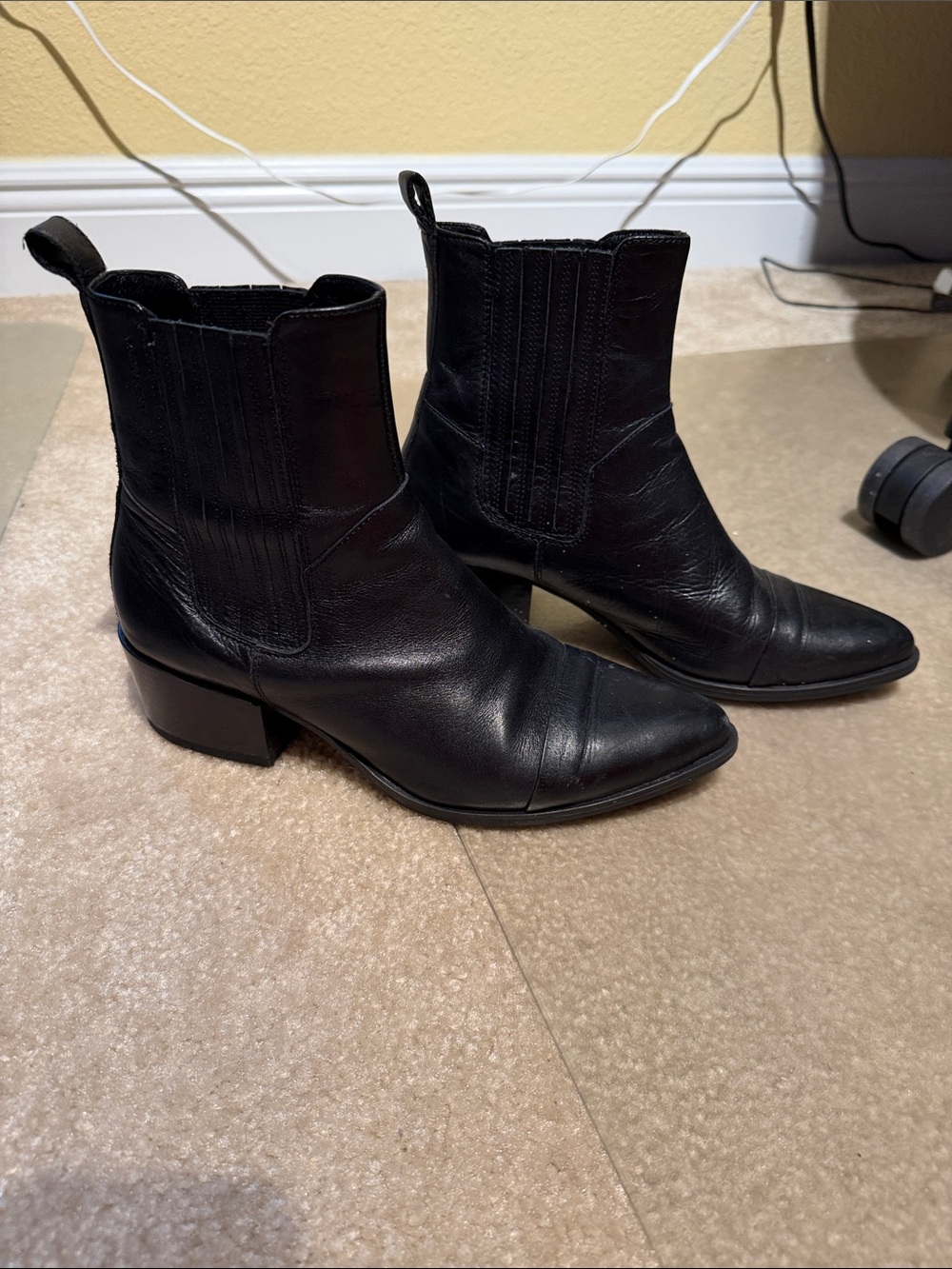 Vagabond : Marja Pointy Toe Chelsea Boots.